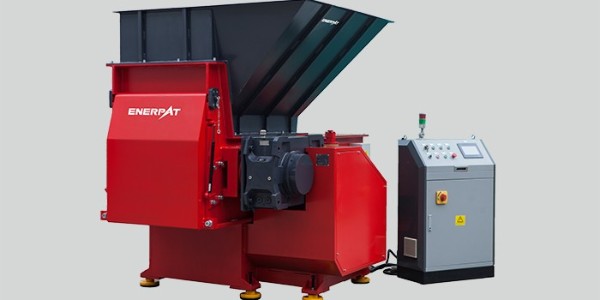 塑料垃圾造成海洋污染怎么辦？恩派特塑料破碎機(jī)來幫忙