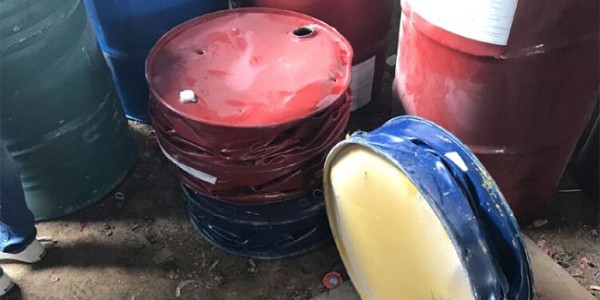 油桶壓扁機(jī)廠家哪個(gè)好？怎么選？