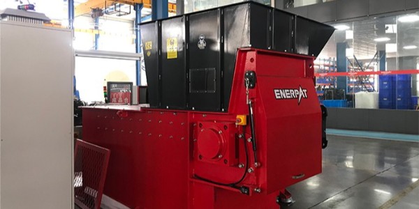 塑料編織袋撕碎機(jī)怎么用？塑料撕碎機(jī)使用方法介紹