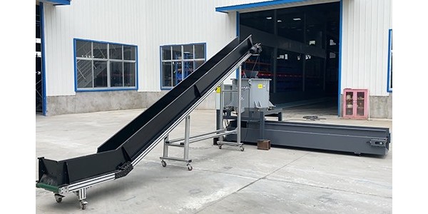 車間切削油四濺、異味肆虐，金屬屑脫油機(jī)輕松解決