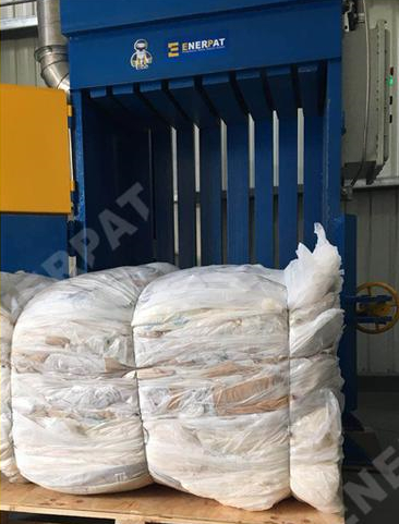 工業(yè)垃圾打包機(jī)