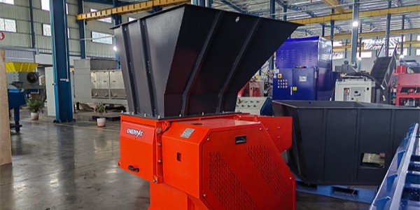 廢舊薄膜撕碎機(jī)只能用單軸嗎？該怎么選？