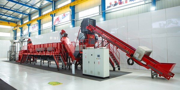 <i style='color:red'>塑料薄膜</i>撕碎機(jī)怎么維護(hù)保養(yǎng)？<i style='color:red'>塑料薄膜</i>撕碎機(jī)保養(yǎng)方法介紹