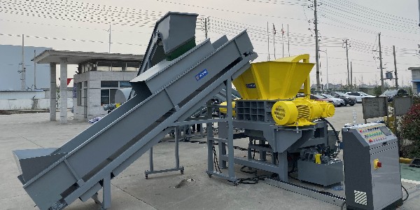 塑料藍(lán)桶撕碎機(jī)怎么選？塑料藍(lán)桶撕碎機(jī)選擇技巧分享