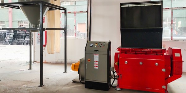 塑料粉碎機(jī)想要使用壽命長(zhǎng) 正確操作要記牢！