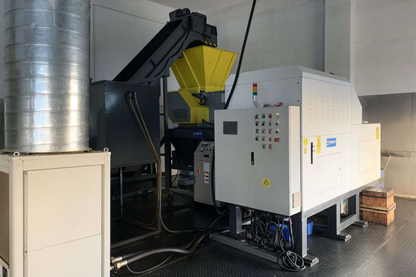 天津某閥門制造公司定制鐵屑?jí)猴灆C(jī)案例