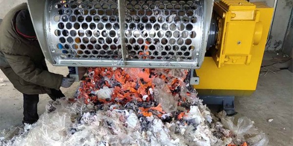 薄膜撕碎機(jī)單軸好還是雙軸好？薄膜撕碎機(jī)選擇方法介紹