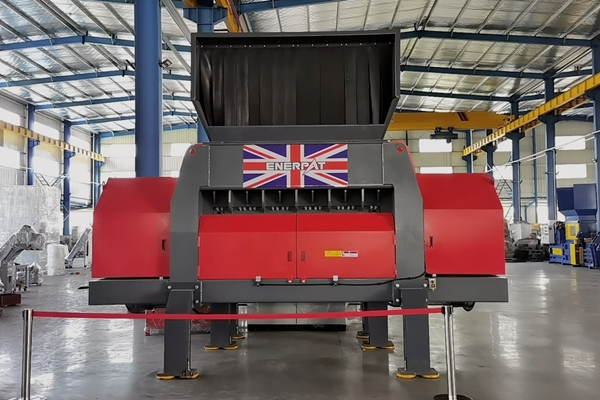 山東某環(huán)保技術(shù)公司定制電子垃圾破碎設(shè)備案例